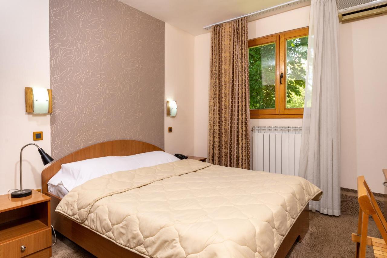 Hotel Kanet Üsküp Dış mekan fotoğraf