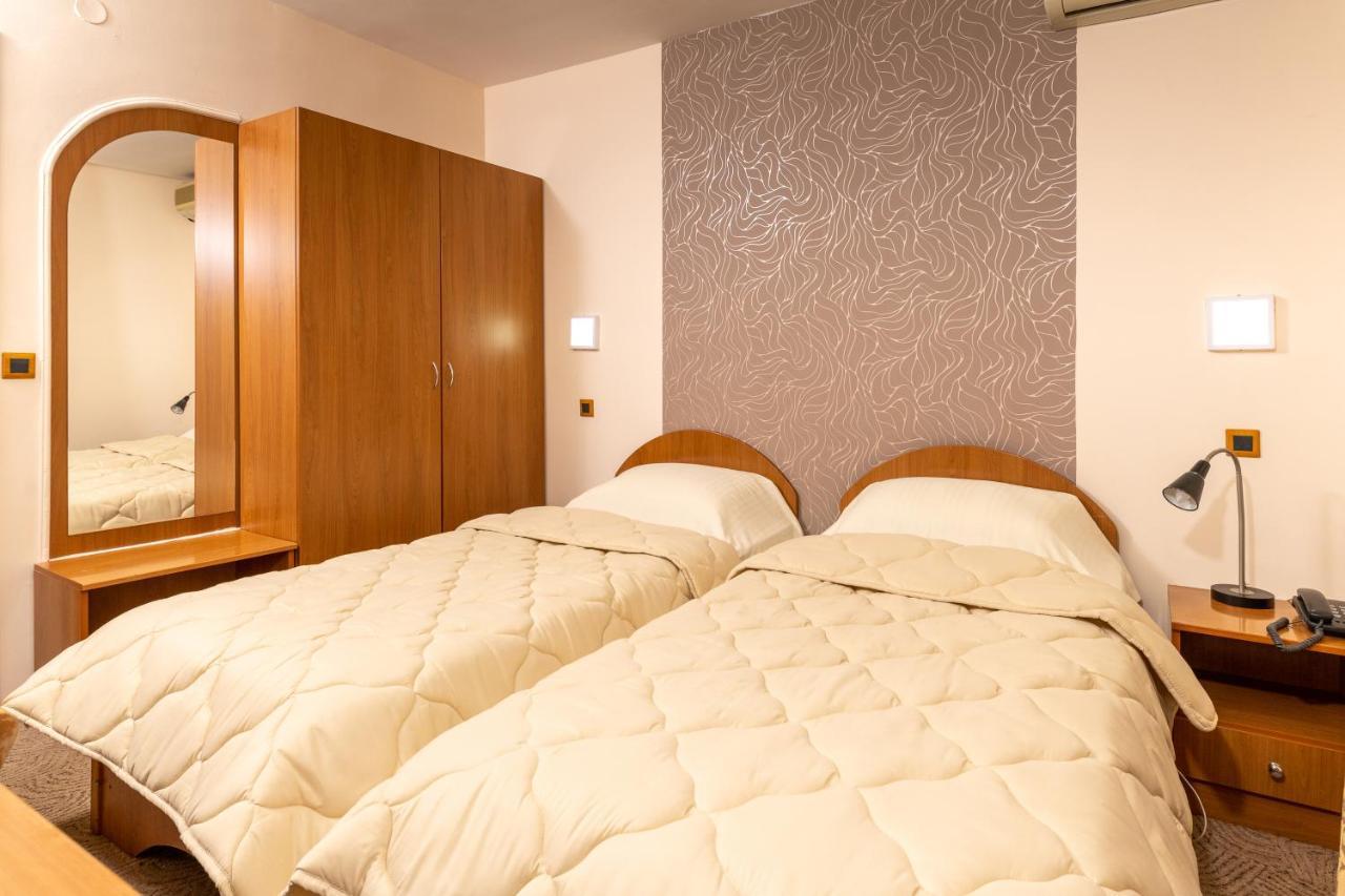 Hotel Kanet Üsküp Dış mekan fotoğraf