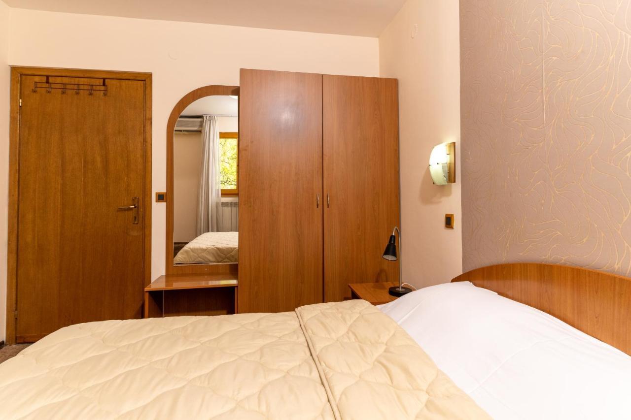 Hotel Kanet Üsküp Dış mekan fotoğraf
