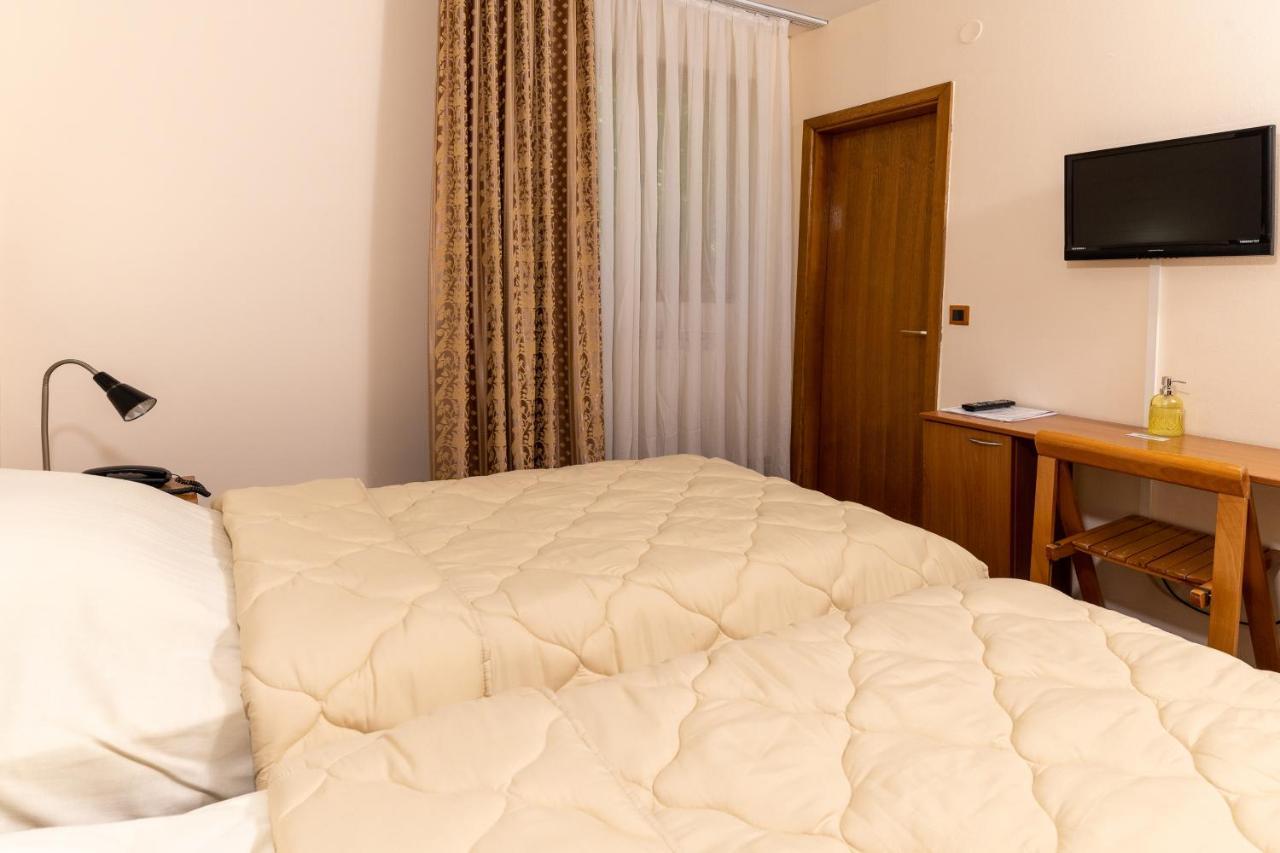 Hotel Kanet Üsküp Dış mekan fotoğraf